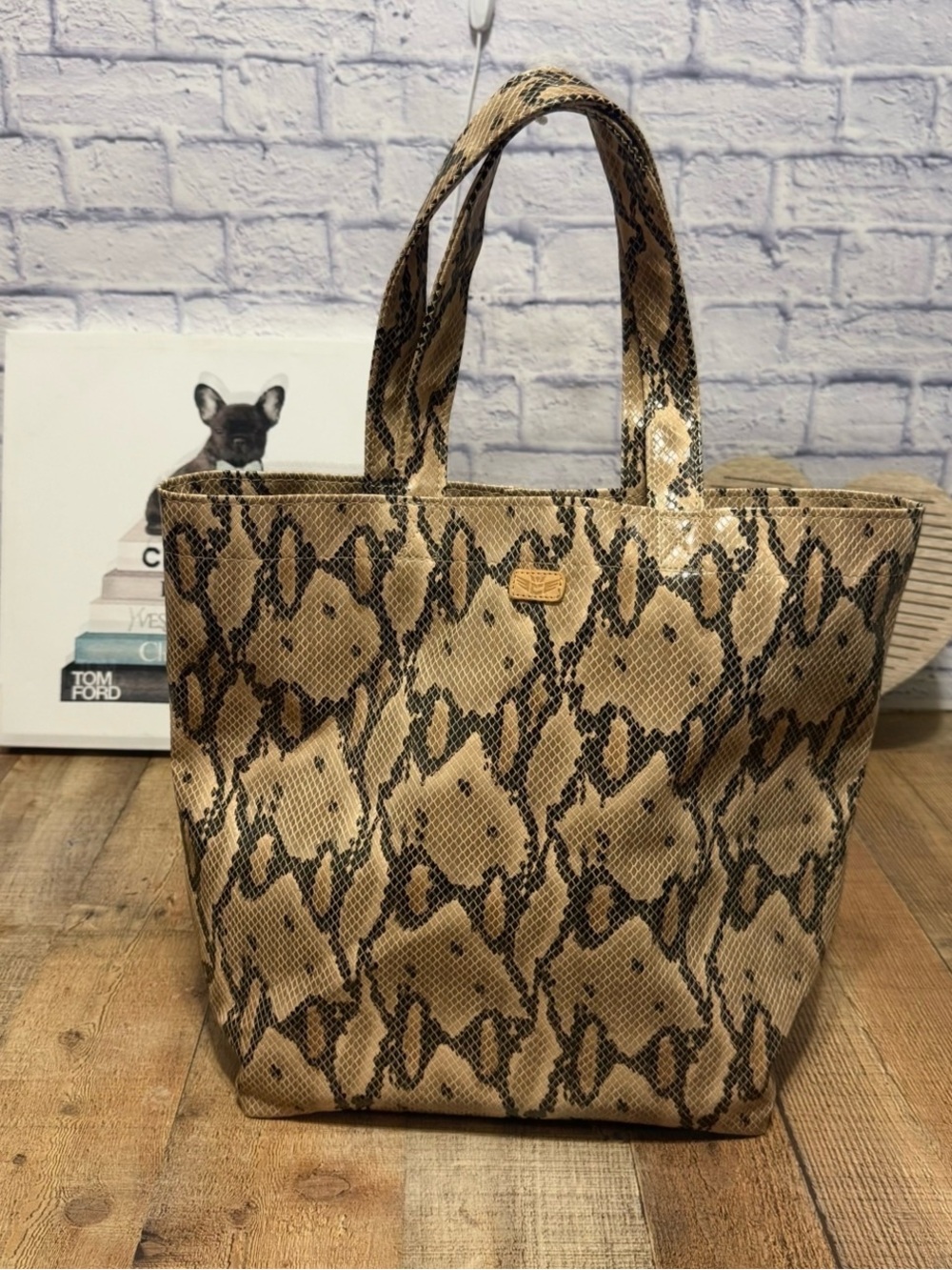 Margot Grab n Go by Consuela - Picture 1 of 11